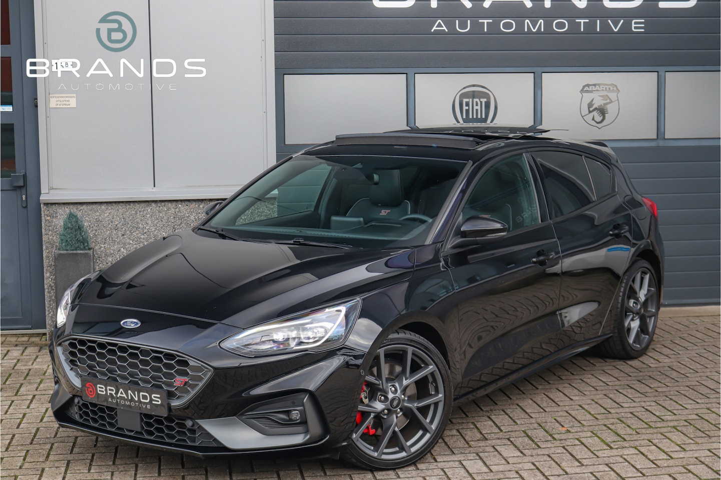 Ford Focus - 2.3 EcoBoost ST 280PK Full option ST3 Garantie - AutoWereld.nl