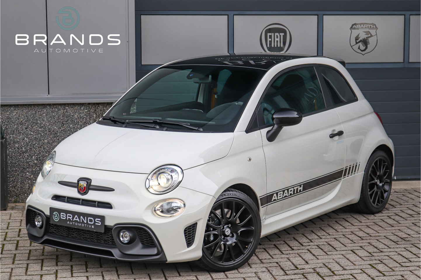 Abarth 595 - 1.4 T-Jet Competizione 70th Beats Xenon Sabelt Uniek Garantie - AutoWereld.nl
