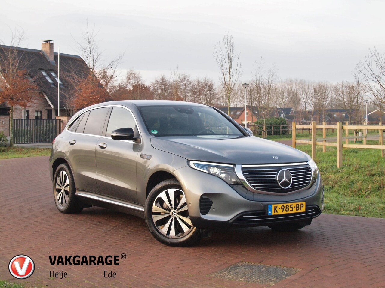 Mercedes-Benz EQC - 400 4MATIC Business Solution 80 kWh | Camera | Sfeerverlichting | Apple Carplay | Adaptiev - AutoWereld.nl