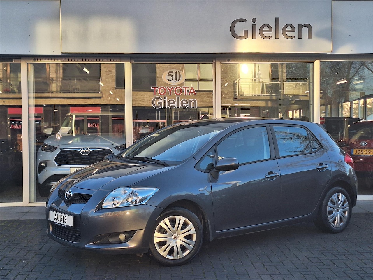 Toyota Auris - 1.6 VVT-I Automaat Sol | Eerste eigenaar, Trekhaak, Cruise control, Climate control, Stuur - AutoWereld.nl