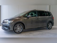 Volkswagen Touran - 1.4 TSI Highline Business R-Line 7 persoons I Trekhaak I Carplay I Adap. cruise I 17" I St