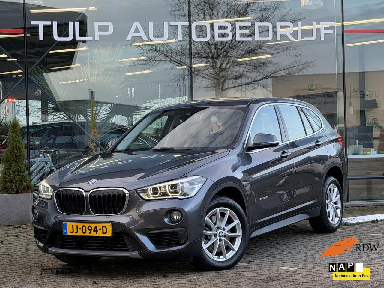 BMW X1 - sDrive20i Centennial Executive Leder Clima Cruise NAP - AutoWereld.nl