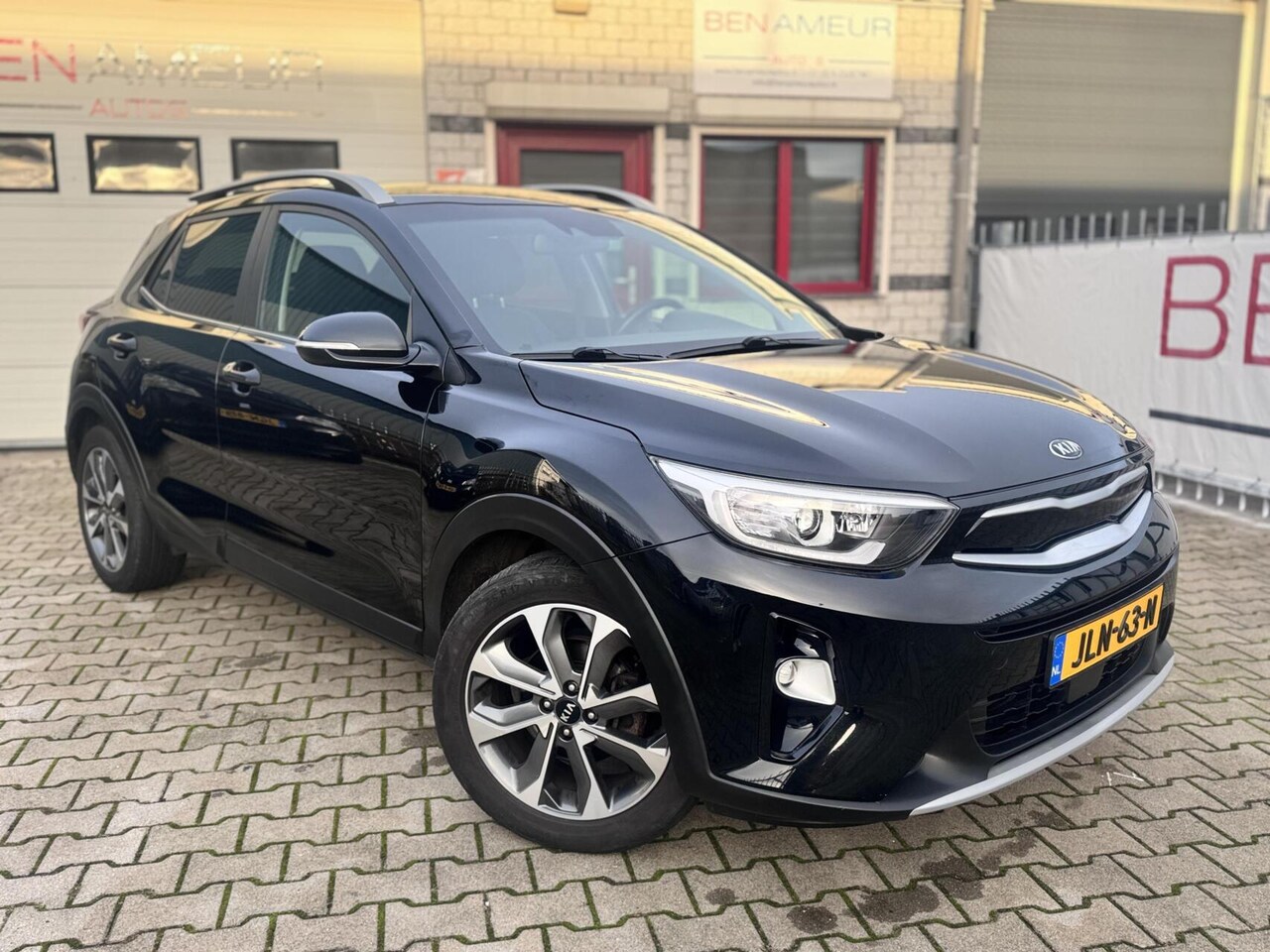 Kia Stonic - 1.0 T-GDi ExecutiveLine Pano/ Navi/ Leder - AutoWereld.nl