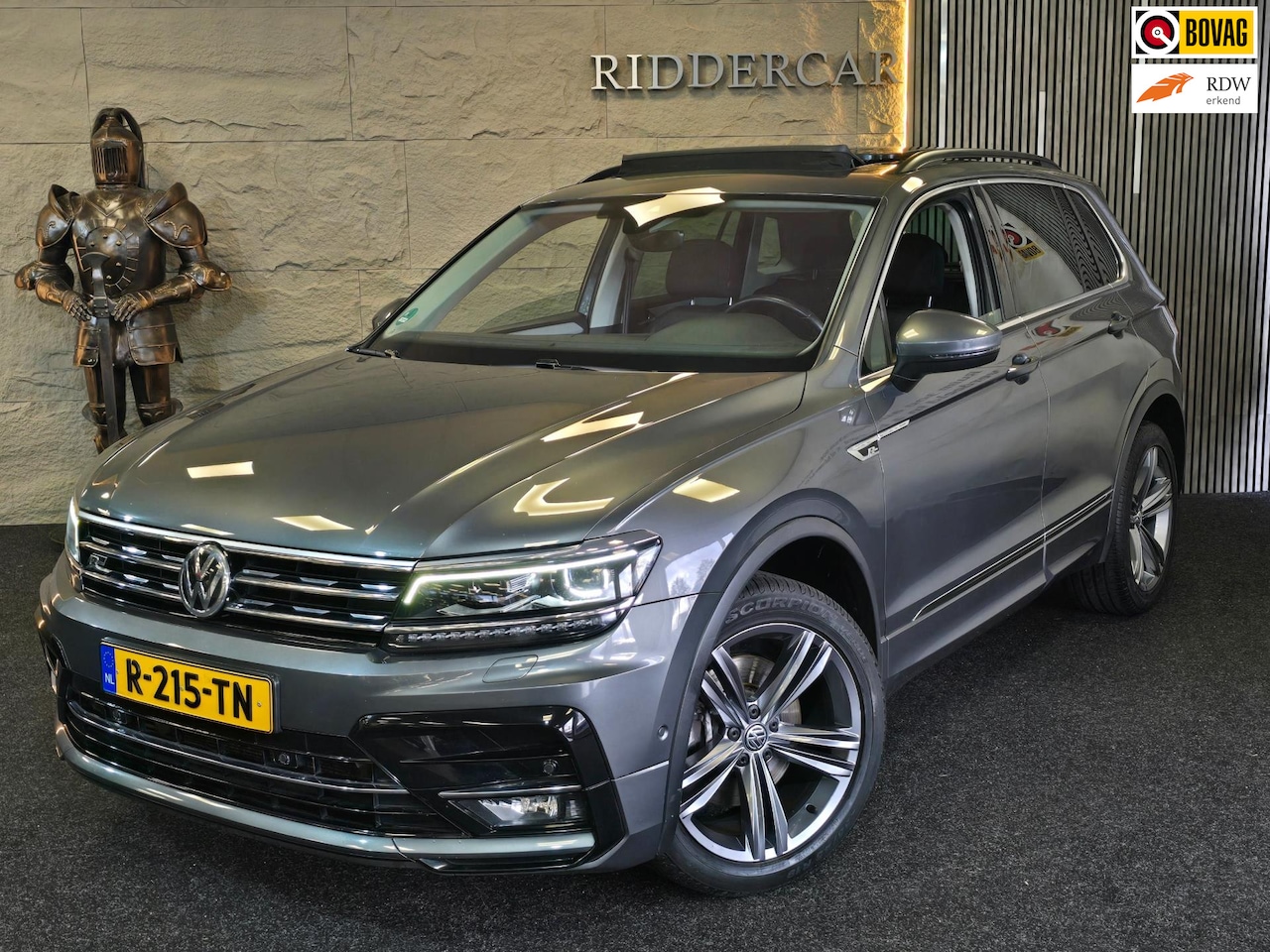 Volkswagen Tiguan - 2.0 TSI 4Motion Highline Business R|GARANTIE|AUTOMAAT|PANO|CARPLAY - AutoWereld.nl