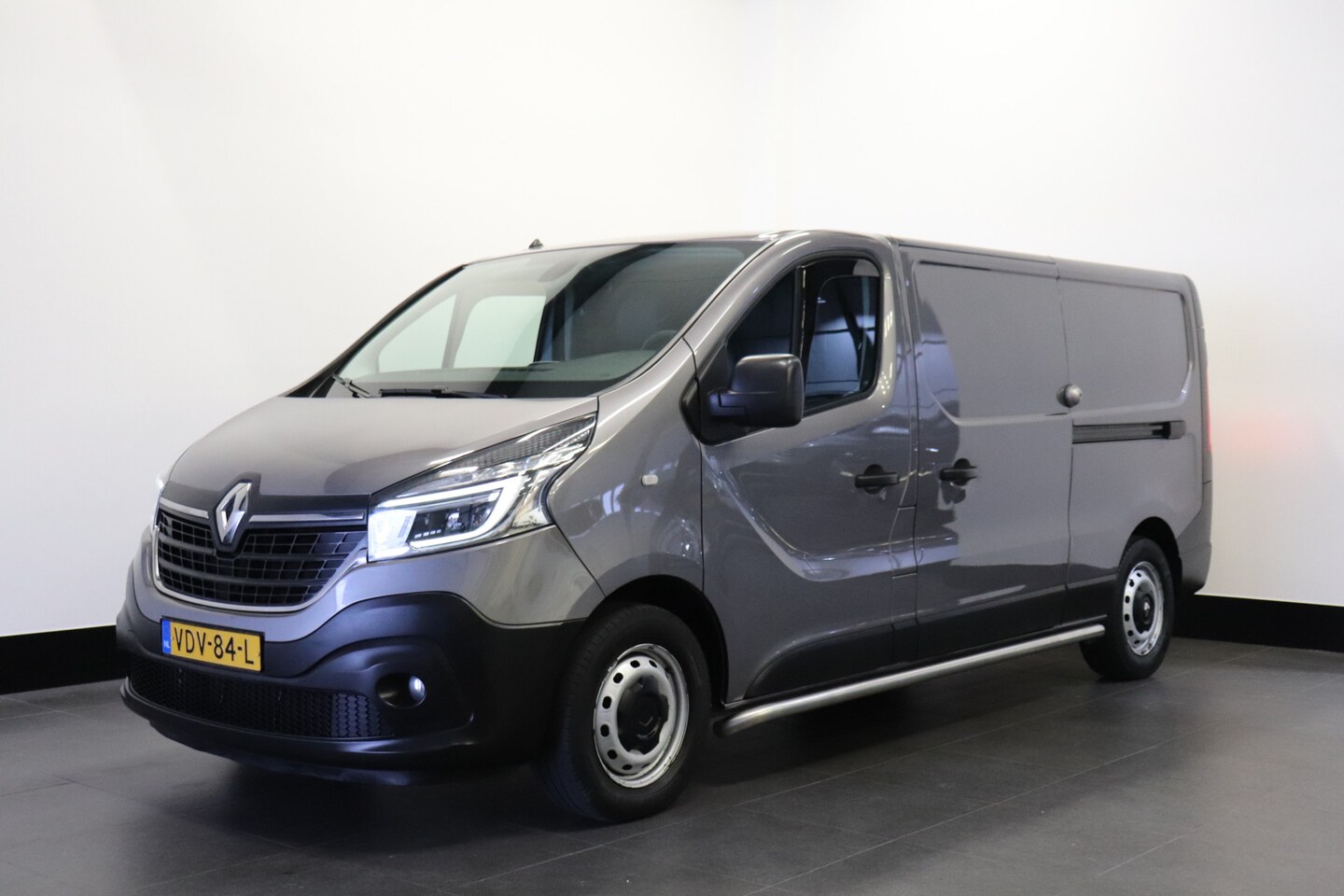 Renault Trafic - 2.0 dCi 145PK Automaat 2x Schuif L2 EURO 6 - Airco - Cruise - Camera - €13.950,-  Excl. - AutoWereld.nl