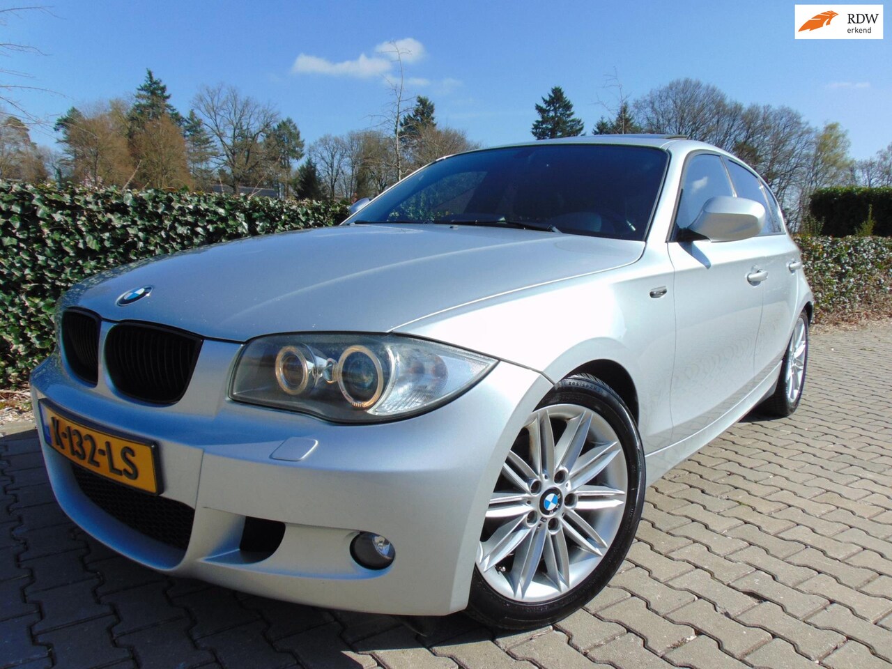 BMW 1-serie - 116i EffDyn. Ed. Line Ultimate Edition , M Pakket , Clima / Cruise / Navi / Leder / Schuif - AutoWereld.nl