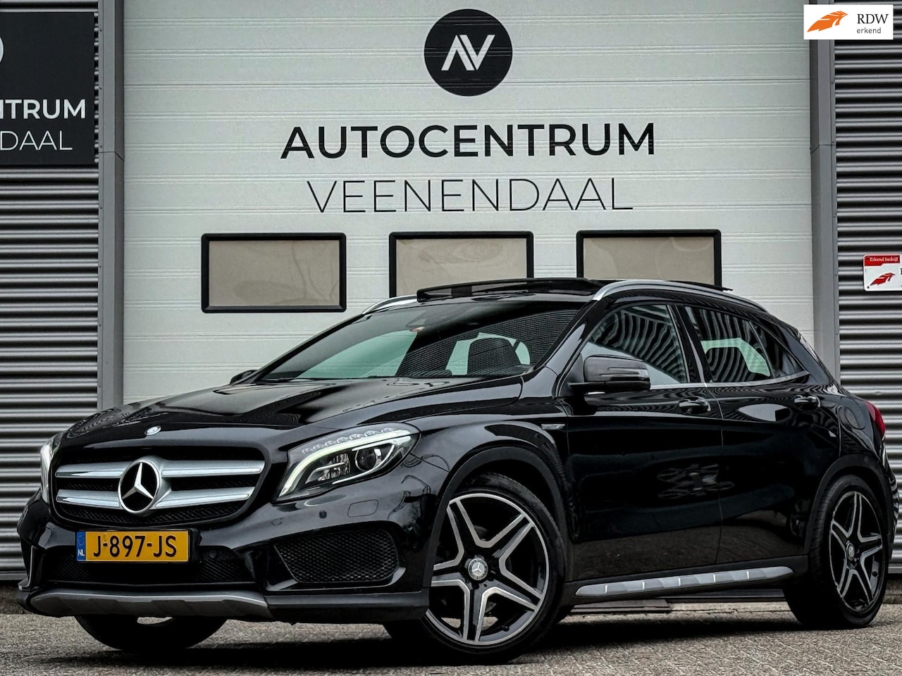 Mercedes-Benz GLA-Klasse - GLA 220 d 3X AMG PANO/SFEER/CAMERA/KEYLESS/EL. STOEL - AutoWereld.nl