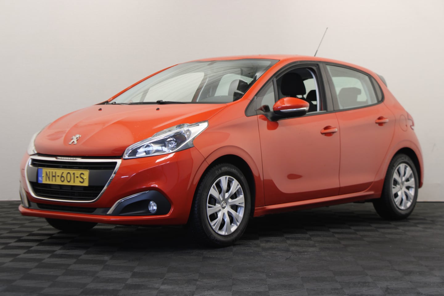 Peugeot 208 - 1.2 PureTech Blue Lion |Navi| - AutoWereld.nl