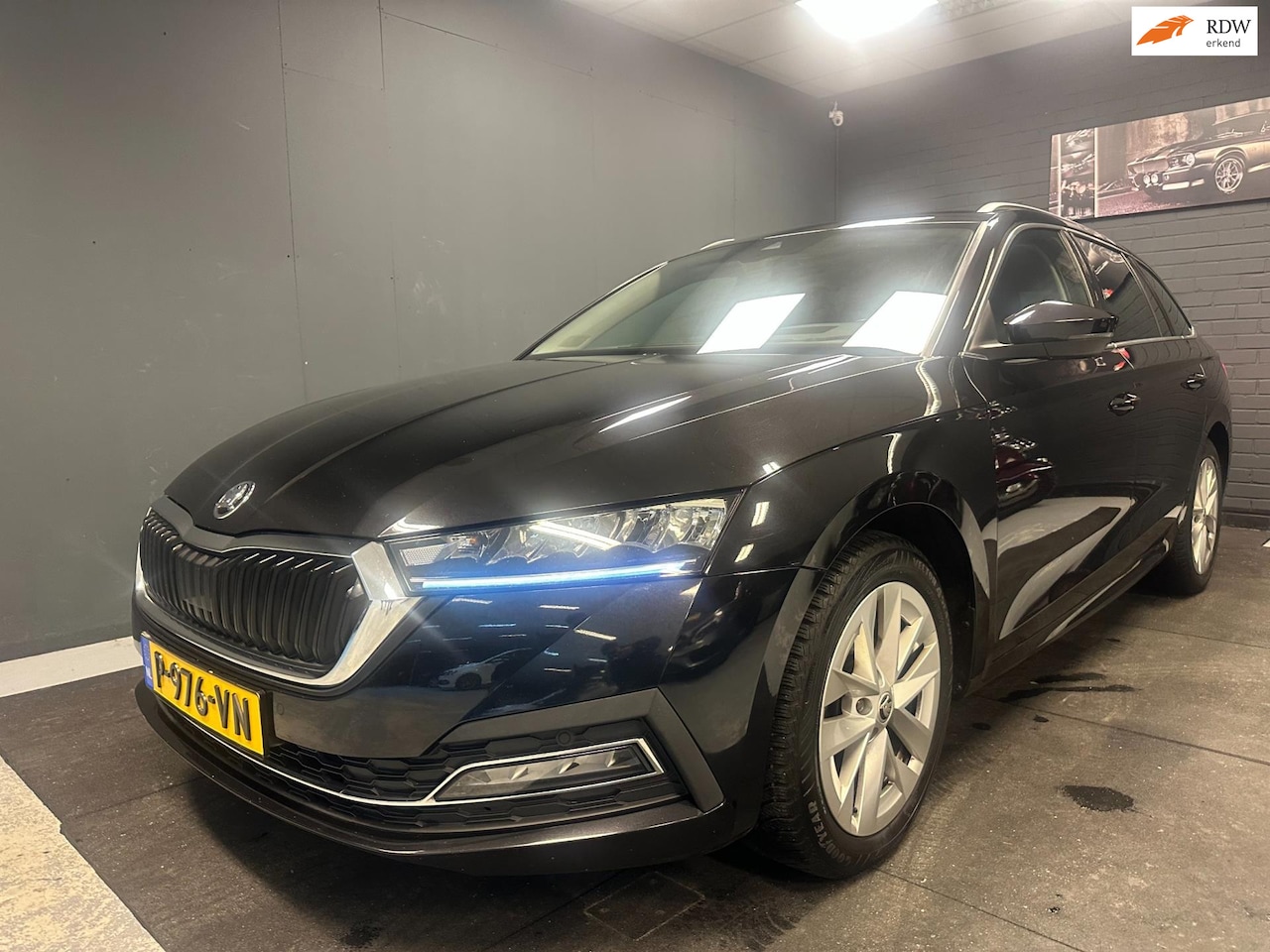 Skoda Octavia Combi - 1.0 e-TSI Bus-Edition/Hybride/BTW/Head up/Sfeerverl/Automaat. - AutoWereld.nl