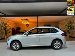 Skoda Kamiq - 1.0 TSI Sport Business Garantie Carplay StoelVW Lane Ass Front Ass DAB Cruise Clima Navi L