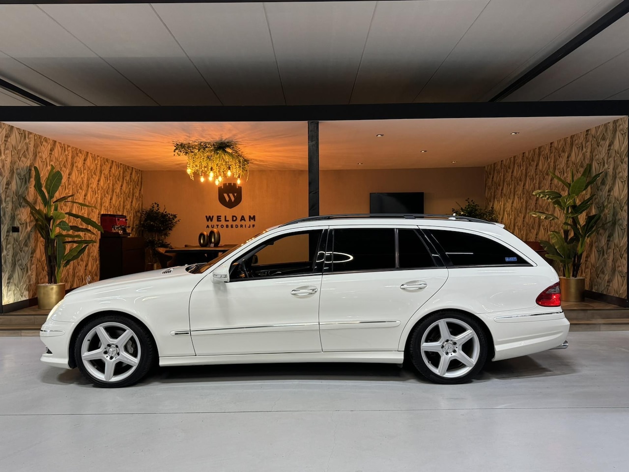 Mercedes-Benz E-klasse Estate - 550 AMG Avantgarde Garantie Pano Memory Leder StoelVW Elek Achterklep Cruise Navi Clima Ri - AutoWereld.nl