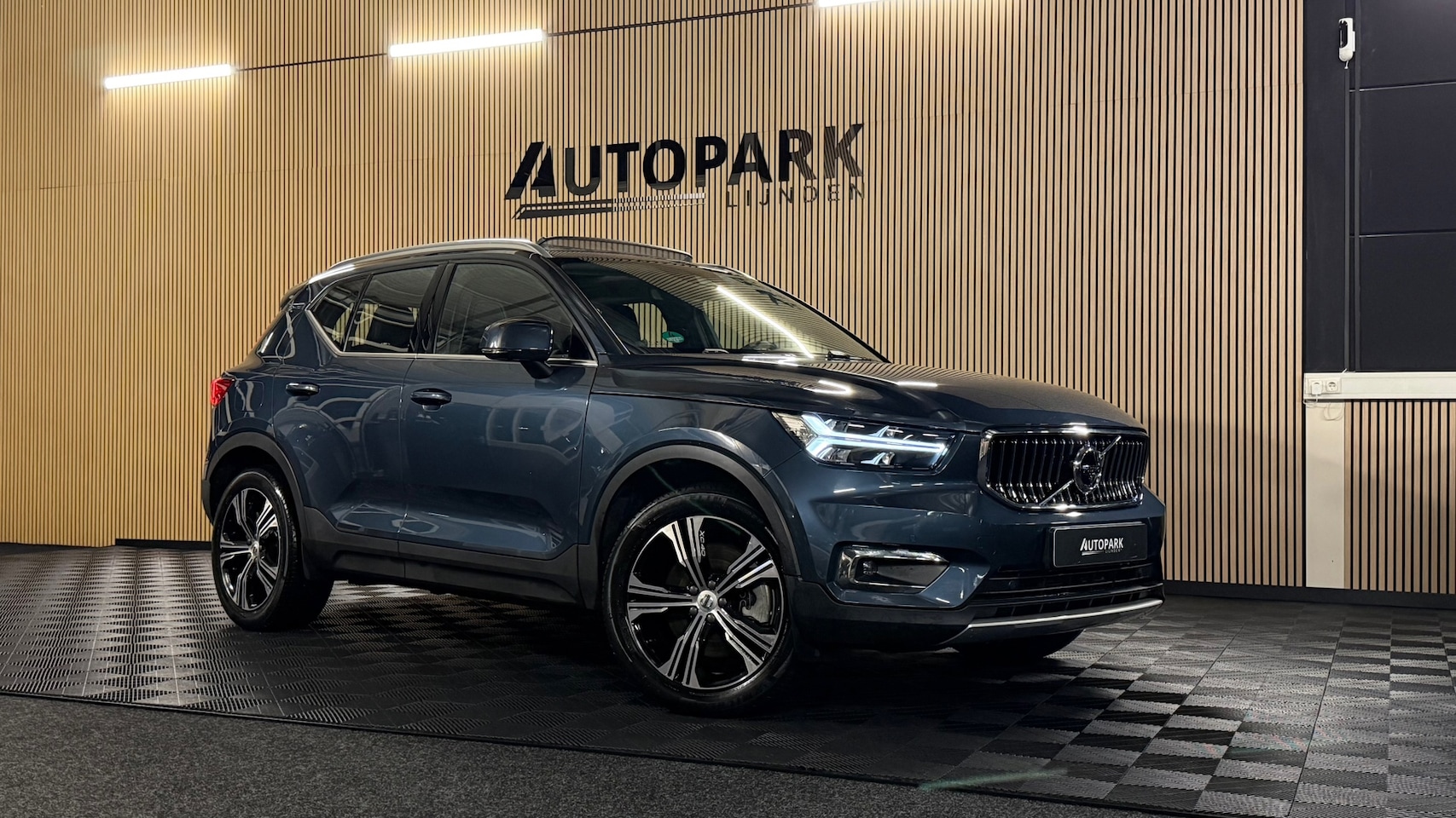 Volvo XC40 - 1.5 T5 Recharge Inscription Expression PANO|HARMAN KARDON|MEMORY|KEYLESS|360CAM|TREKHAAK|D - AutoWereld.nl