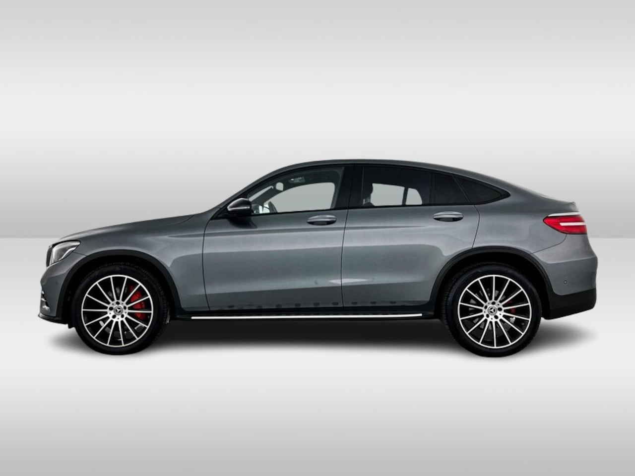 Mercedes-Benz GLC-klasse Coupé - 250 4MATIC Business Solution AMG / Camera / Burmester / Memory Seats / Leer&Alcantara / 19 - AutoWereld.nl