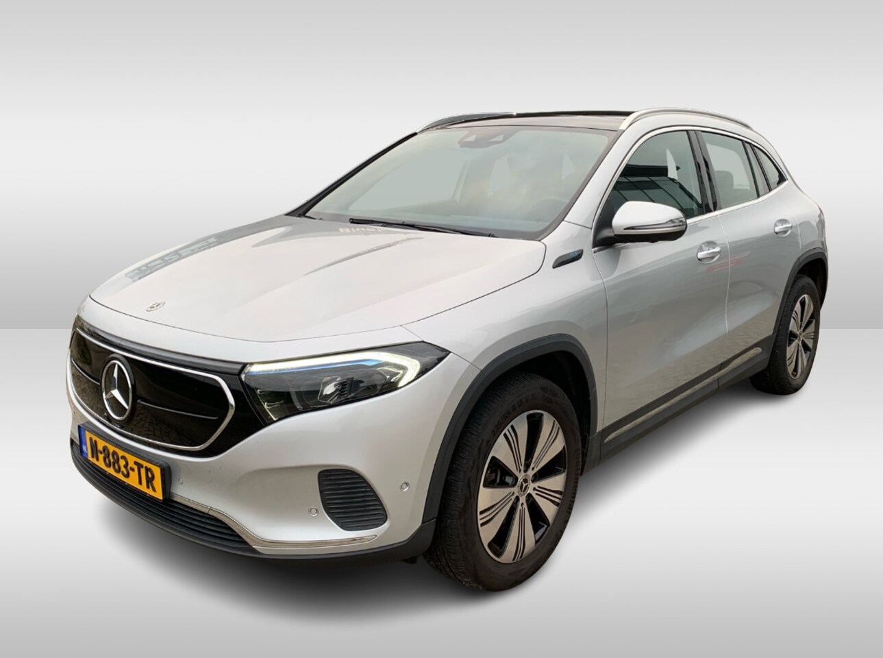 Mercedes-Benz EQA - 250 Business Solution AMG 67 kWh / Full option! / Trekhaak / Panoramadak / 360Camera / Hea - AutoWereld.nl