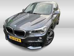 BMW X1 - sDrive20i High Executive Edition M Sport / Trekhaak / Panoramadak / Camera / Leder / Head