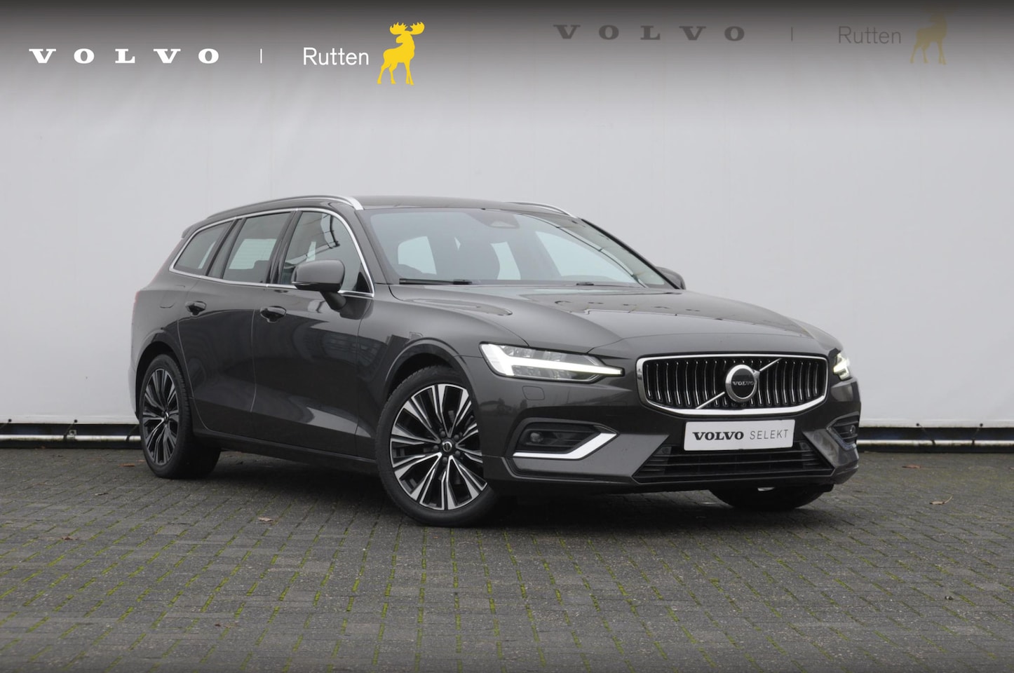 Volvo V60 - B4 211PK Automaat Plus Bright / Adaptieve cruise control / BLIS / Elektrische stoelen / st - AutoWereld.nl