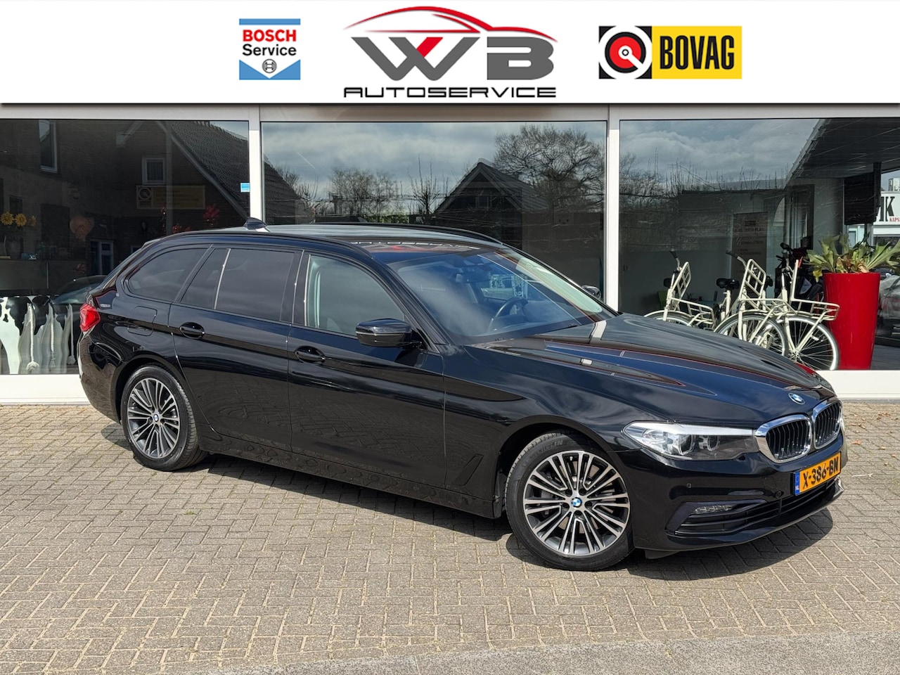 BMW 5-serie Touring - 530i ShadowLine I Sport Line I Leder I LED - AutoWereld.nl