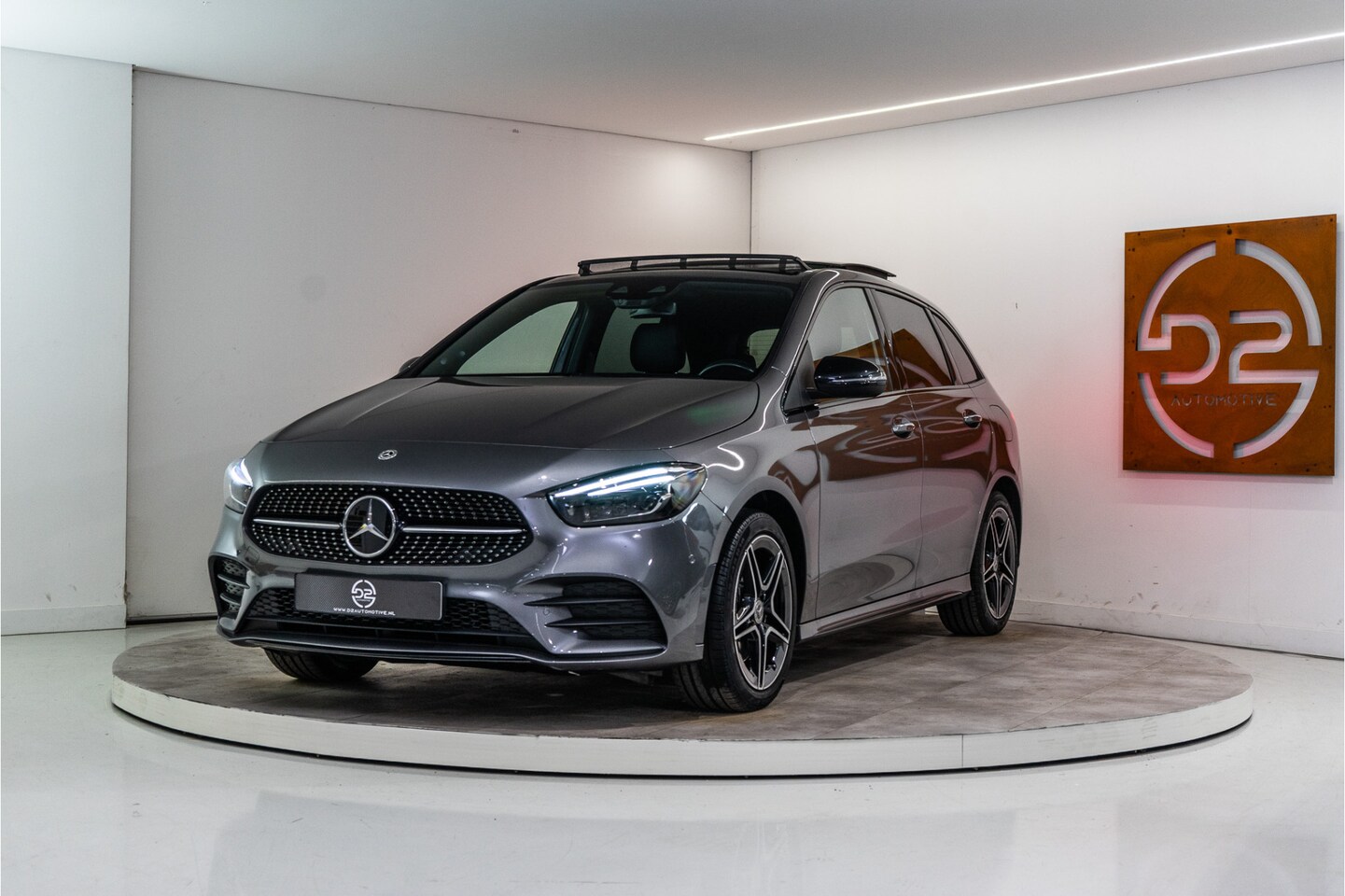 Mercedes-Benz B-klasse - 250 e AMG 218PK | NL AUTO+NAP | Pano | Memory | Burmester | Sfeer | Trekhaak | VOL! 12 MND - AutoWereld.nl