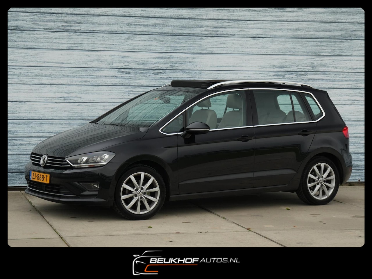 Volkswagen Golf Sportsvan - 1.4 TSI Highline Panodak Trekhaak - AutoWereld.nl