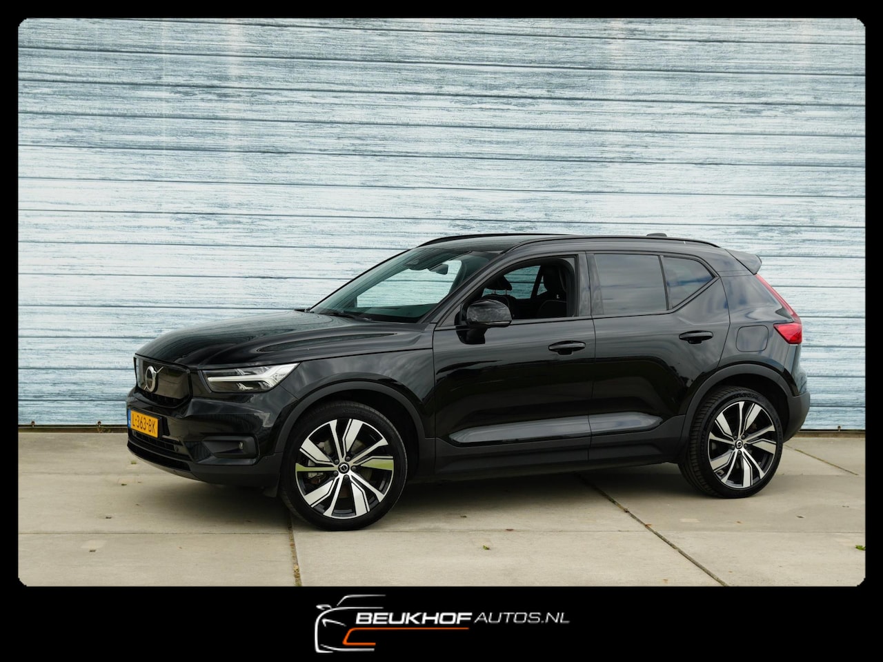 Volvo XC40 - Recharge P8 AWD R-Design Lederen stoelen Carplay - AutoWereld.nl