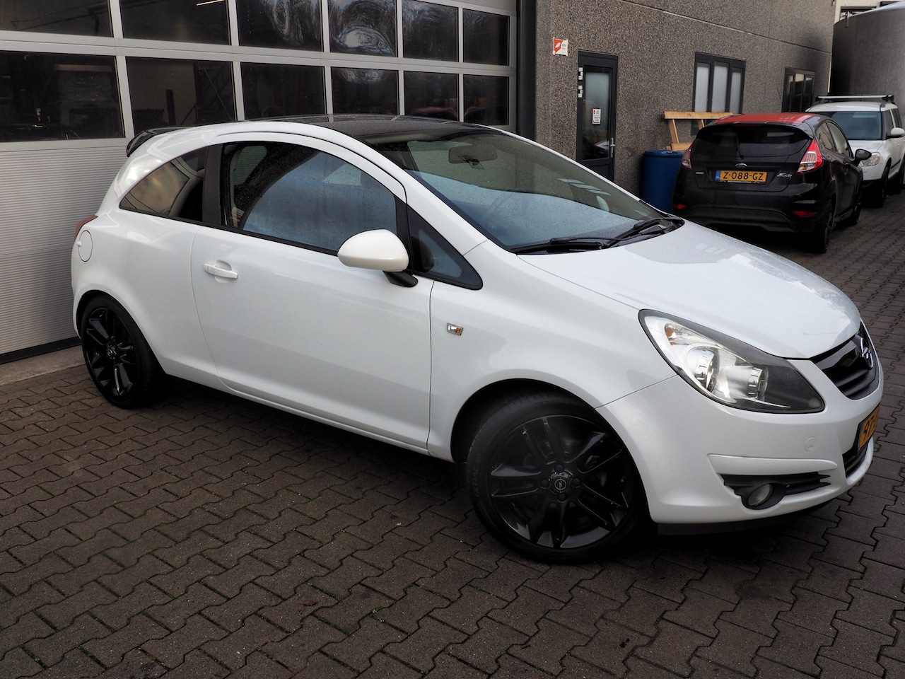 Opel Corsa - 1.4-16V Color Edition AIRCO CRUISE LM VELGEN