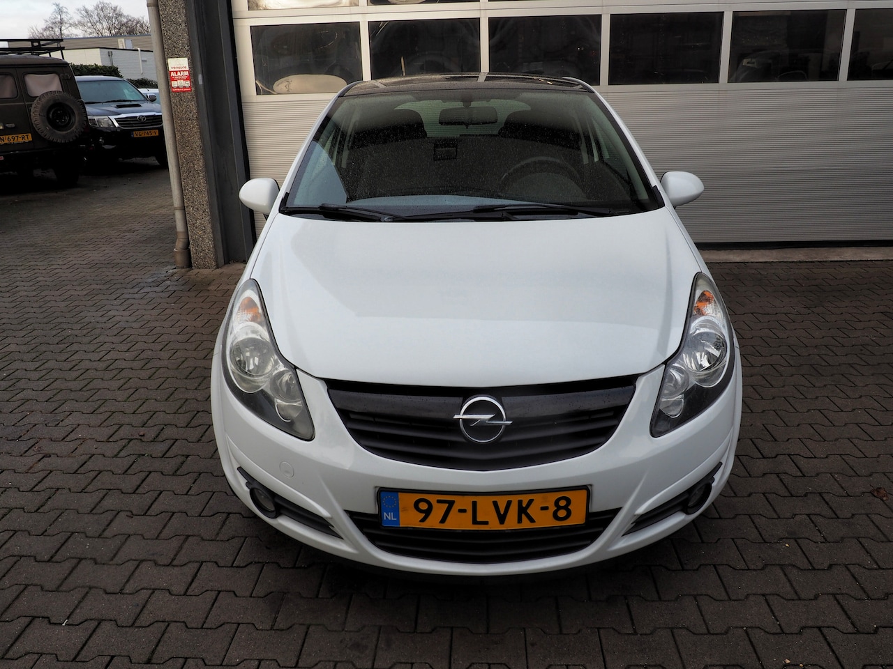Opel Corsa - 1.4-16V Color Edition AIRCO CRUISE LM VELGEN