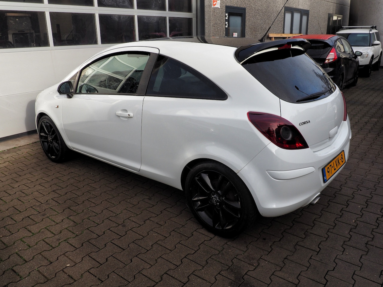 Opel Corsa - 1.4-16V Color Edition AIRCO CRUISE LM VELGEN