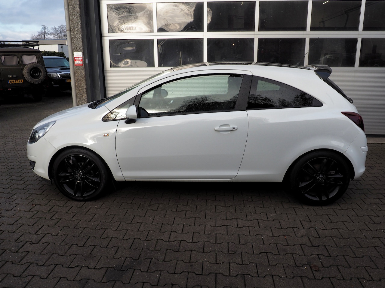 Opel Corsa - 1.4-16V Color Edition AIRCO CRUISE LM VELGEN