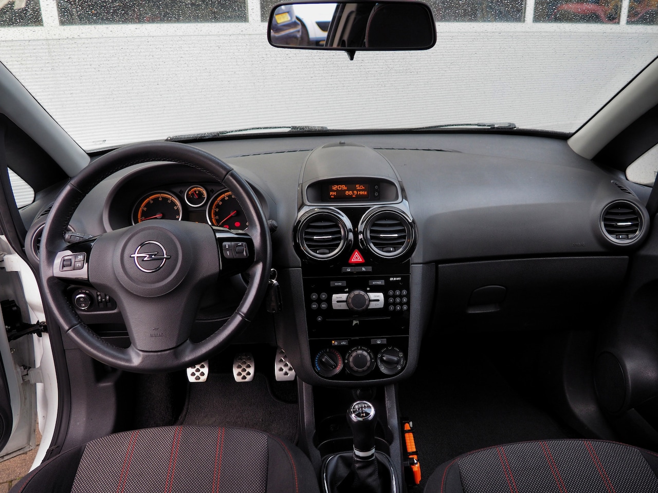 Opel Corsa - 1.4-16V Color Edition AIRCO CRUISE LM VELGEN