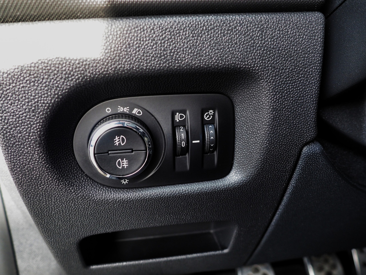 Opel Corsa - 1.4-16V Color Edition AIRCO CRUISE LM VELGEN