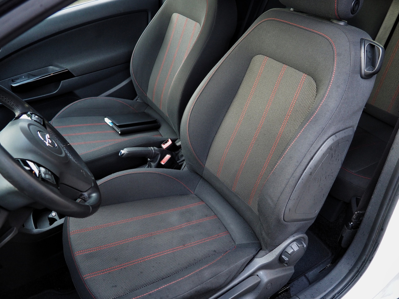 Opel Corsa - 1.4-16V Color Edition AIRCO CRUISE LM VELGEN