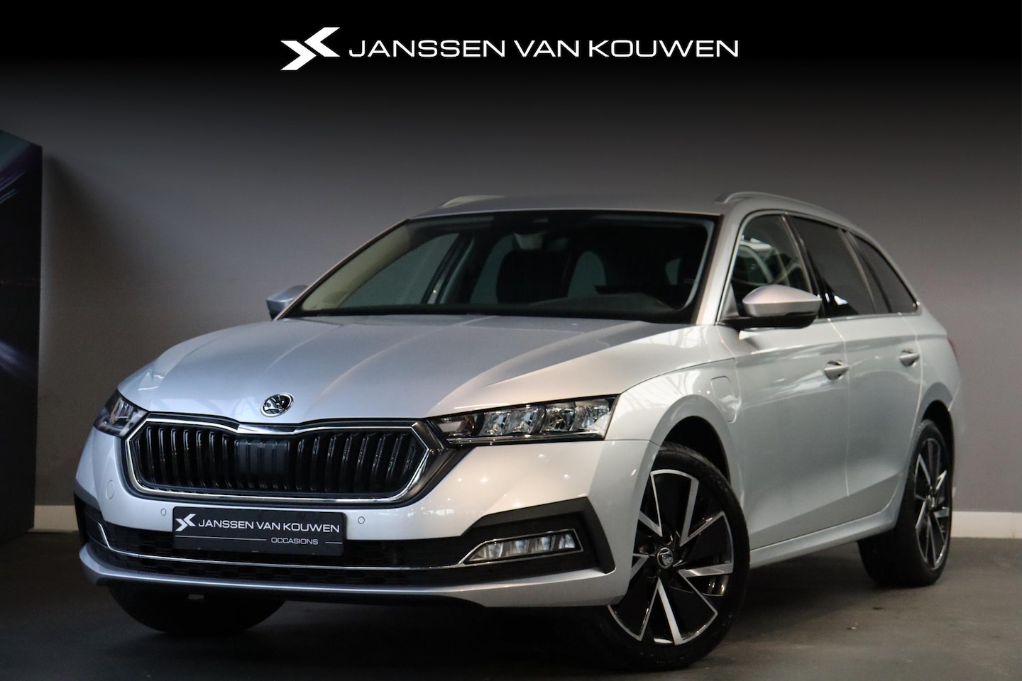 Skoda Octavia Combi - 1.4 TSI iV PHEV Business Edition Apple Carplay Clima Navi Virtual - AutoWereld.nl