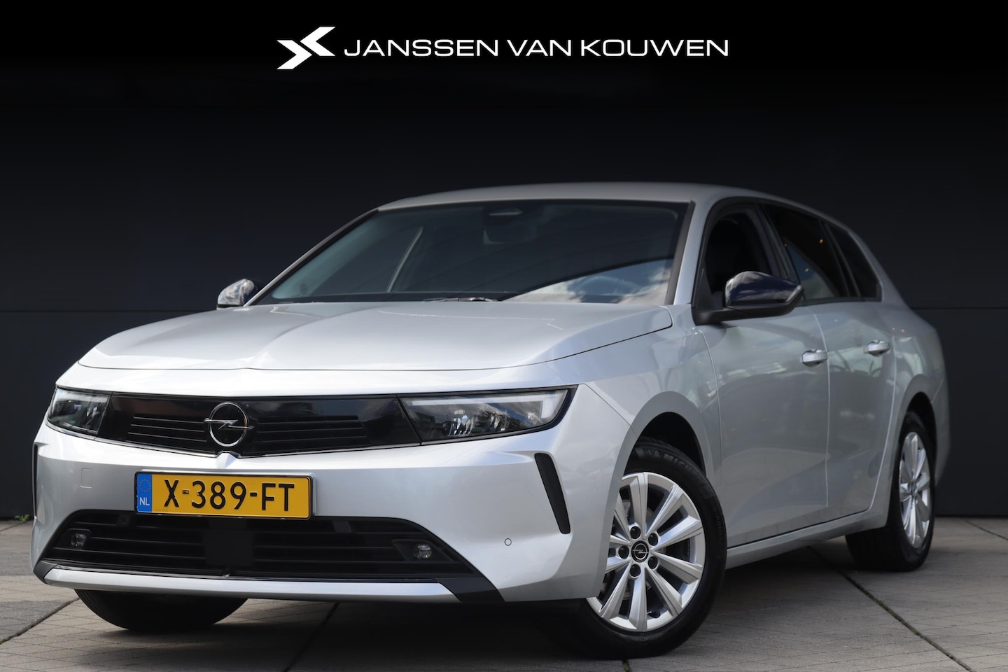 Opel Astra Sports Tourer - 1.2 Level 2 / Navigatie / PDC / Climate / Privacy glass - AutoWereld.nl