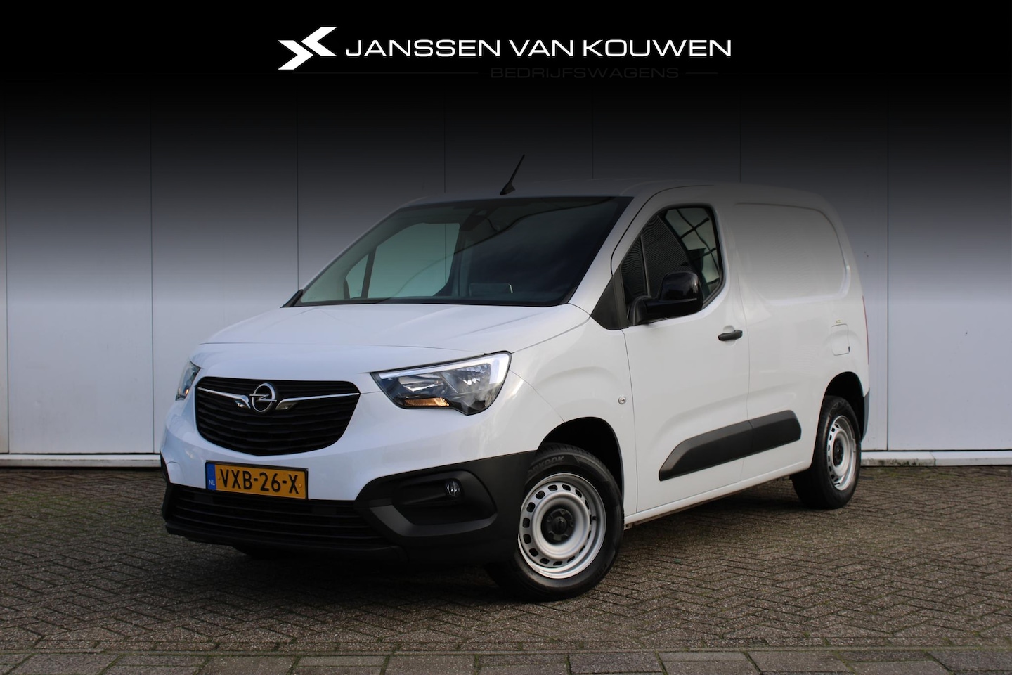 Opel Combo - 1.5 BlueHDi 100 pk L1 Parkeercamera / Navigatie / Laadruimtepakket - AutoWereld.nl