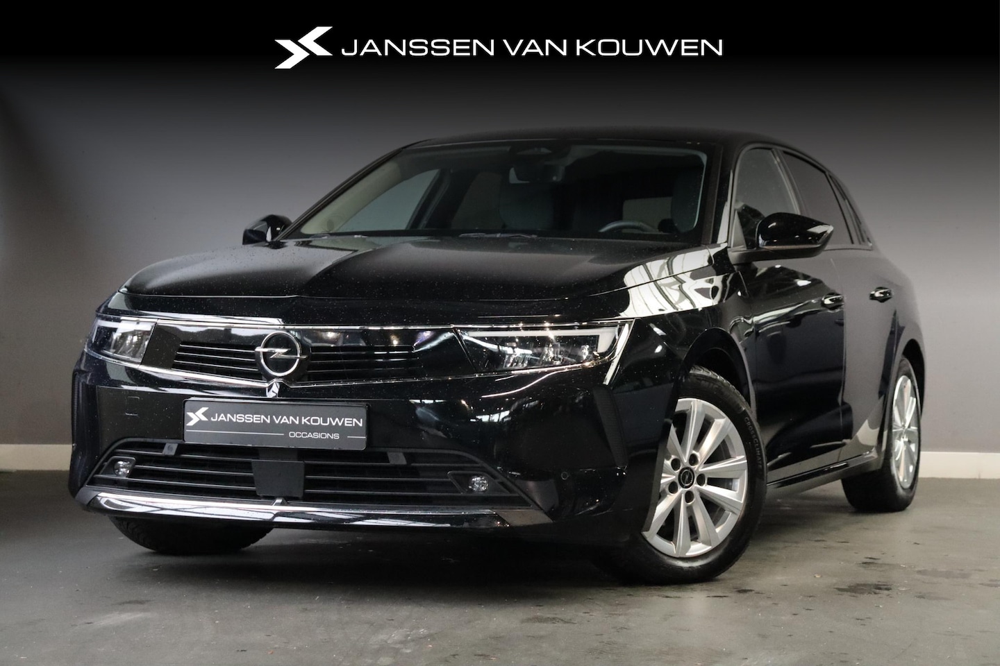 Opel Astra - 1.2 Business Edition Navigatie Apple CarPlay Stoelverwarming Achteruitrijcamera - AutoWereld.nl