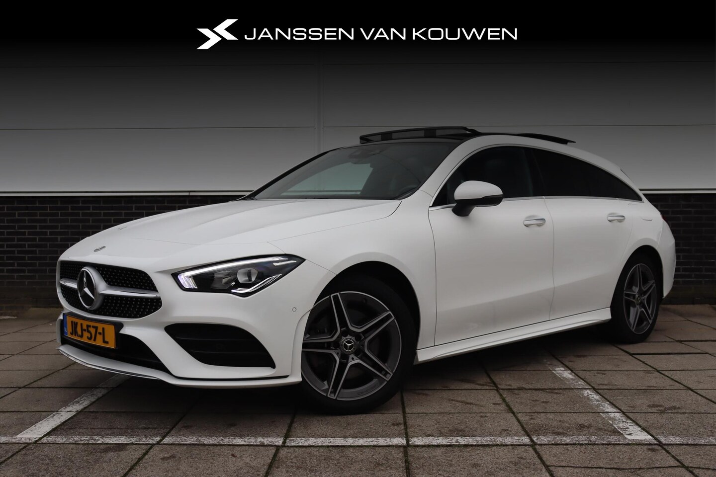 Mercedes-Benz CLA-klasse Shooting Brake - 250 e AMG Line * SOH 96% * Panoramadak * Apple CarPlay * Elektrische Achterklep * - AutoWereld.nl