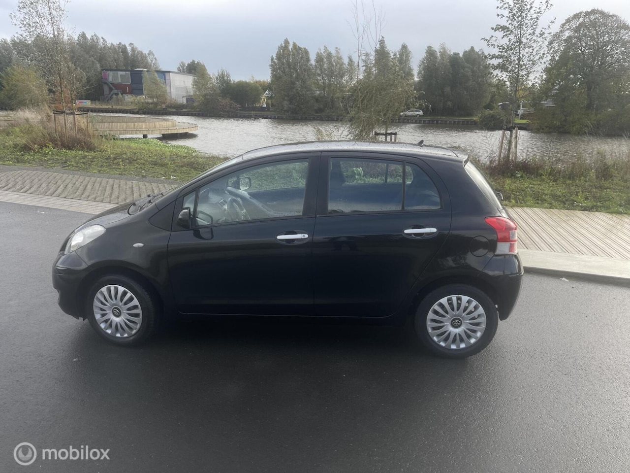 Toyota Yaris - 1.0 VVTi Cool 1.0 VVTi Cool,airco,lange Apk,5 deurs - AutoWereld.nl