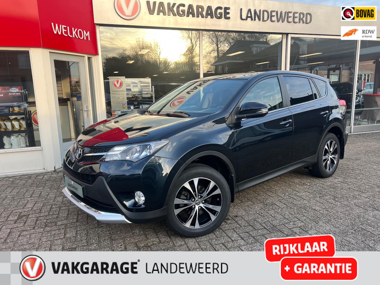 Toyota RAV4 - 2.0 Executive Business 4WD 2.0 Executive Business 4WD, Trekhaak, Navi, Cruise, 1e Eigenaar! 4x4 - AutoWereld.nl