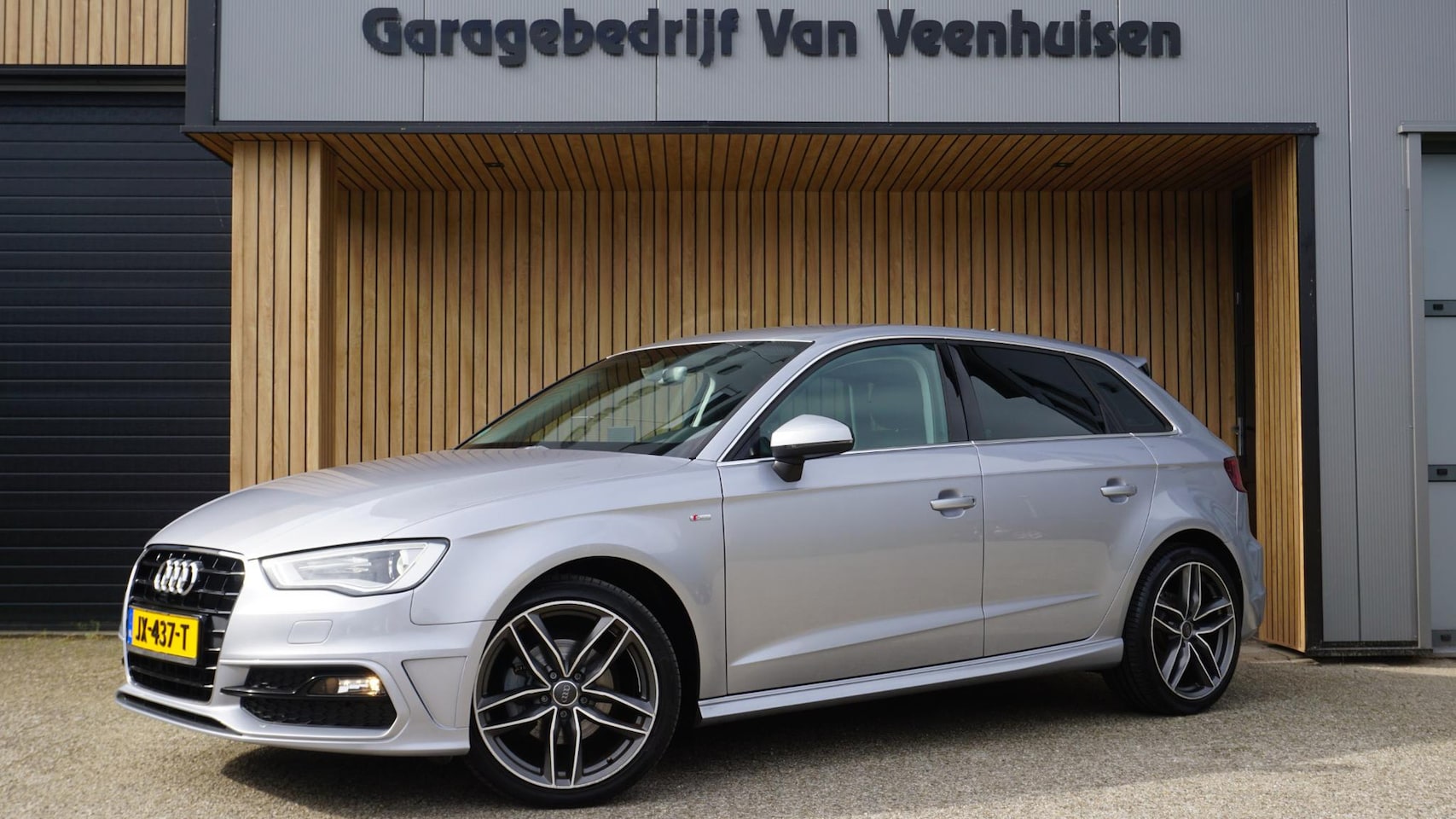 Audi A3 Sportback - 1.2 TFSI 111pk 5Drs Adrenalin S-Line 18inch LM Clima Xenon *NL auto* 149079km! - AutoWereld.nl
