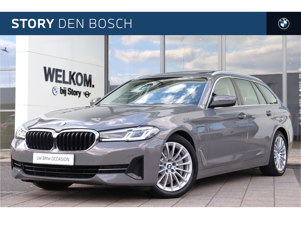 BMW 5-serie Touring - 530e High Executive Automaat / Panoramadak / Achteruitrijcamera / Comfortstoelen / Stoelve - AutoWereld.nl