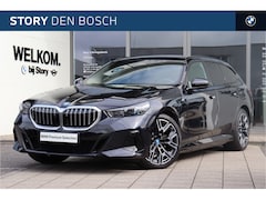 BMW 5-serie Touring - 530e M Sport Automaat / Trekhaak / Achteruitrijcamera / Adaptieve LED / Comfort Access / P