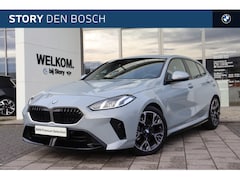 BMW 1-serie - 120 M Sport Automaat / Sportstoelen / Achteruitrijcamera / M Adaptief onderstel / Stoelver