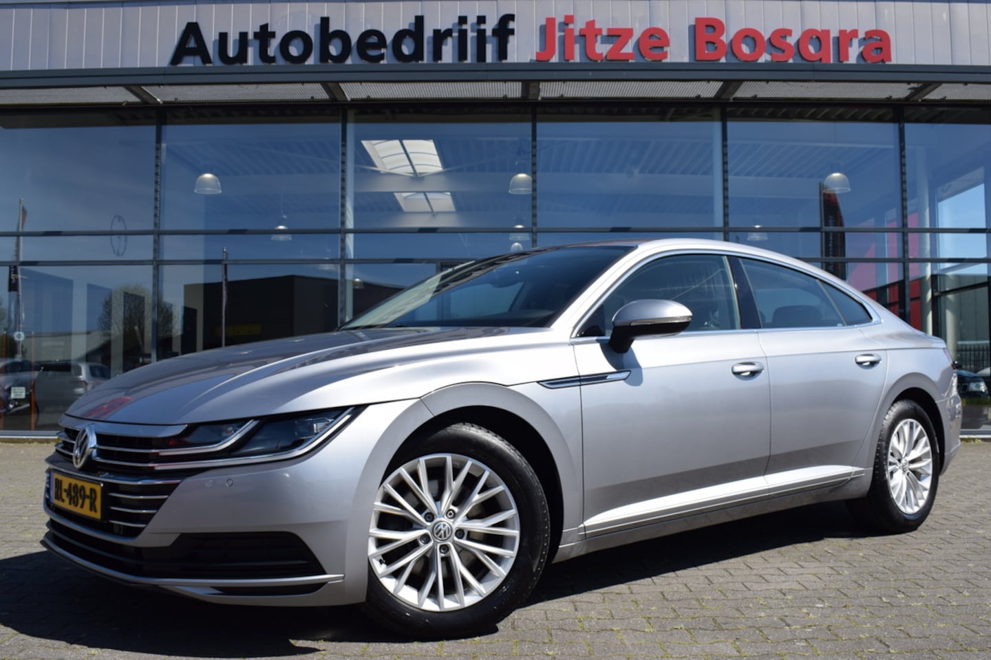 Volkswagen Arteon - 1.5 TSi LED | Full Map Navi | Sportstoelen | Trekhaak | Camera | 17 Inch LMV - AutoWereld.nl