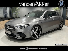 Mercedes-Benz A-klasse - 250e AMG// Panoramadak // Memory // MultiBeam LED // Keyless // Magno Grijs // Augmented
