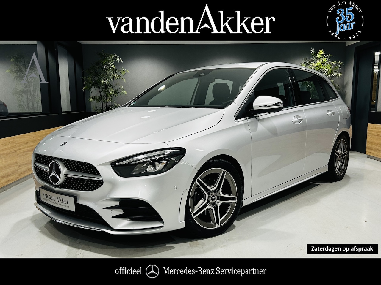 Mercedes-Benz B-klasse - 180 AMG // Trekhaak // Camera // Elek. Achterklep // Carplay // LED Koplampen // Navigatie - AutoWereld.nl