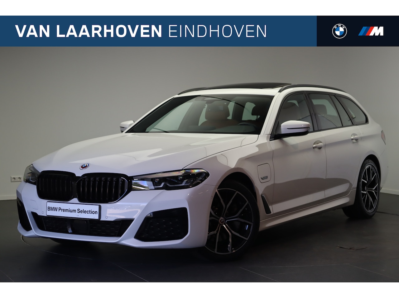 BMW 5-serie Touring - 530e High Executive M Sport Automaat / Panoramadak / Achteruitrijcamera / Active Cruise Co - AutoWereld.nl