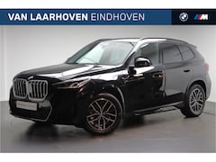 BMW X1 - xDrive25e M Sport Automaat / Panoramadak / Sportstoelen / Achteruitrijcamera / M Adaptief