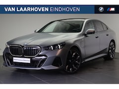 BMW 5-serie - 550e xDrive M Sport Automaat / Panoramadak / Trekhaak / Adaptief onderstel professional /