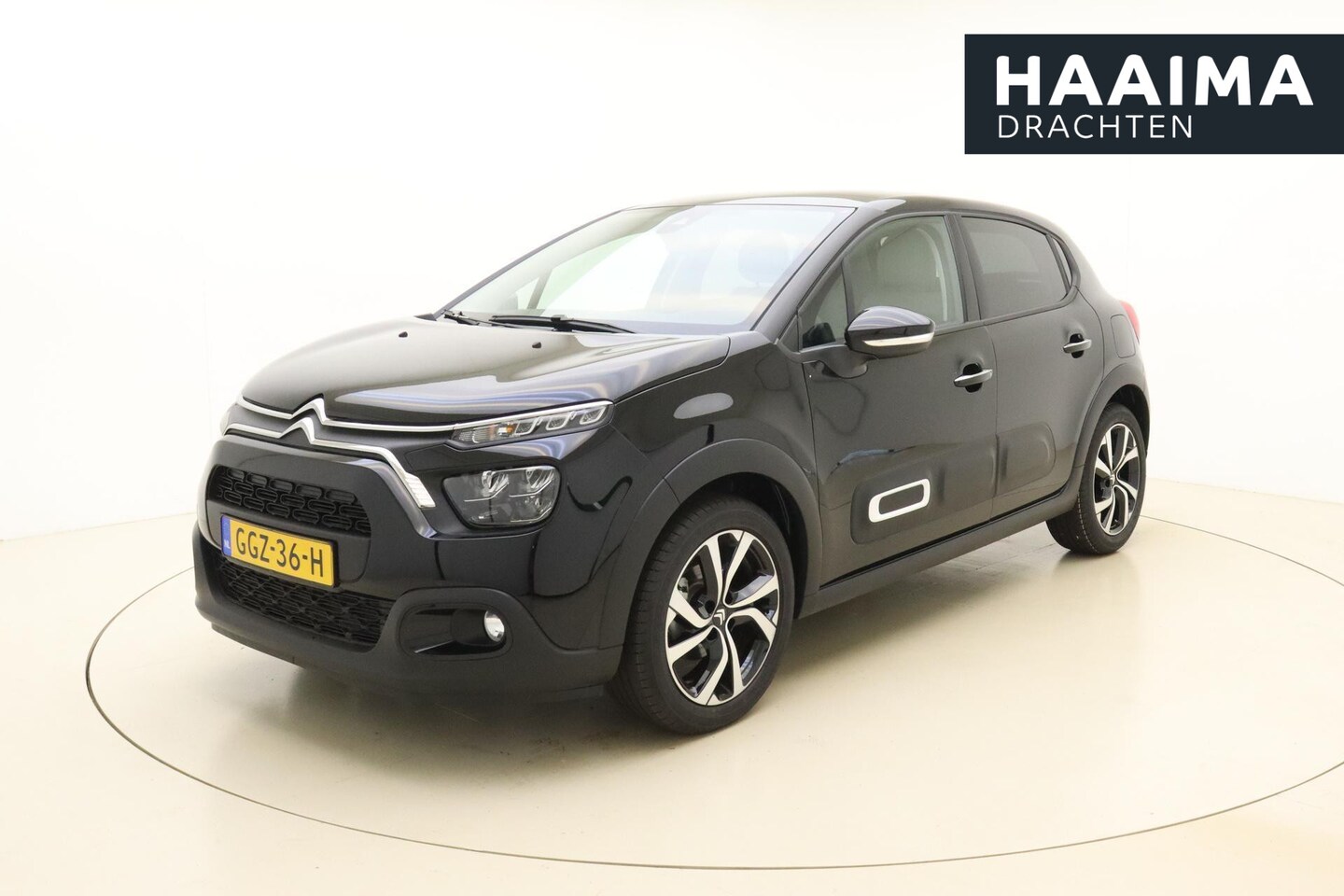 Citroën C3 - 1.2 PureTech Max | Navigatie | Camera | 17" LM Velgen | Stoelverwarming | Keyless | Climat - AutoWereld.nl