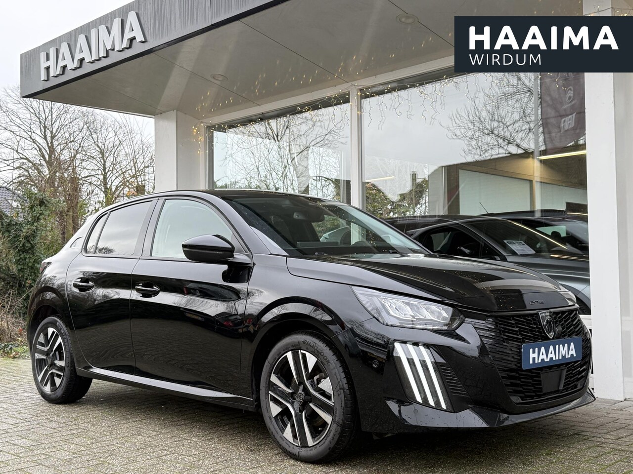 Peugeot 208 - 1.2T 100 Allure | 17 Inch | Achteruitrijcamera | Apple carplay | Parkeersensoren voor en a - AutoWereld.nl